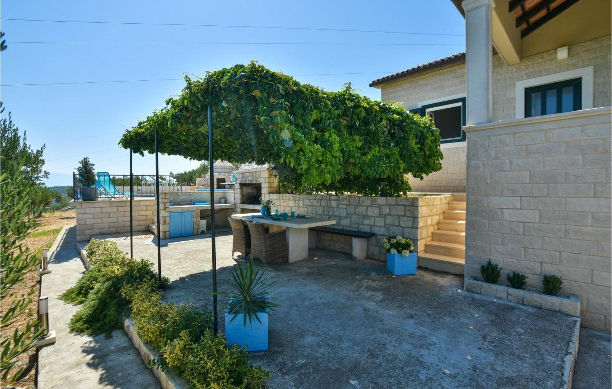 Pet Friendly Home In Postira With Wifi Bagian luar foto