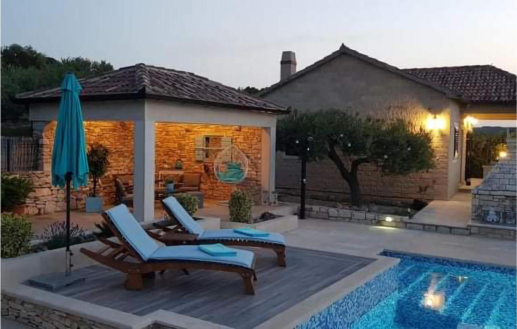 Pet Friendly Home In Postira With Wifi Bagian luar foto