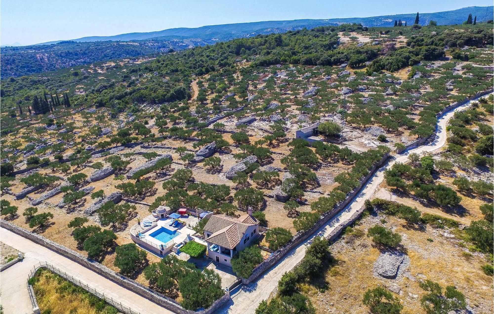 Pet Friendly Home In Postira With Wifi Bagian luar foto
