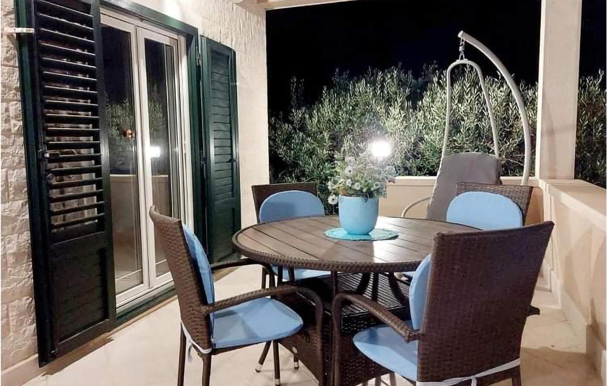 Pet Friendly Home In Postira With Wifi Bagian luar foto